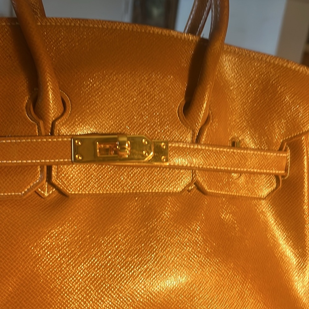 Vegan unbranded handbag caramel color lightweight